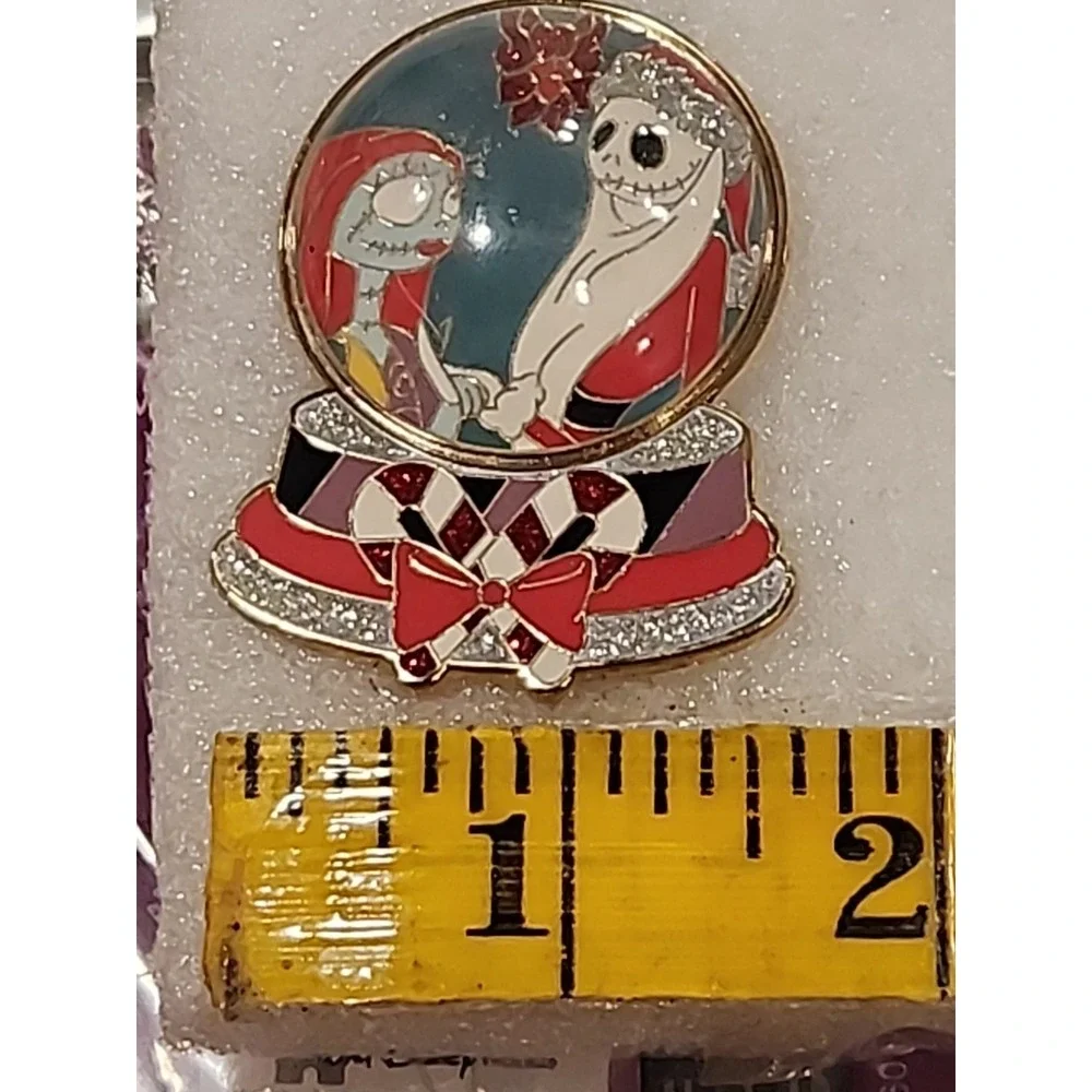 Disney Pin Nightmare Before‎ Christmas Sally Jack Snowglobe  DSF LE 300 93582